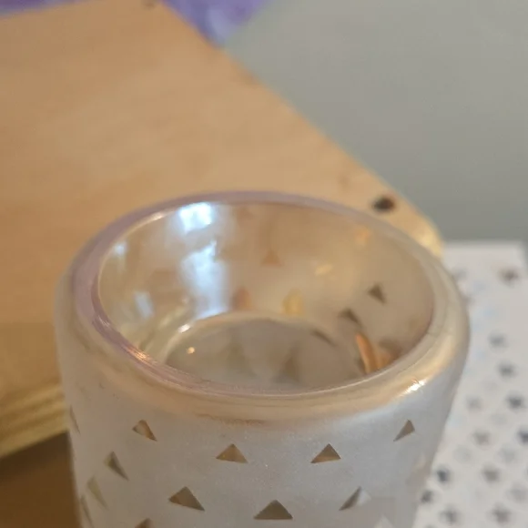 Geometric Patterned Night Light - Picture 2 of 7